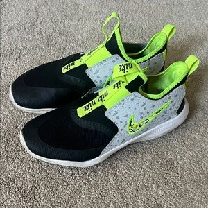 Nike Kids Black and Neon Green Slip-On Sneakers